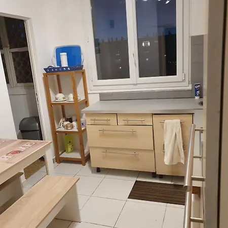 Location Saisonniere Appartement 3 Pieces Sur Saint Raphael شقة